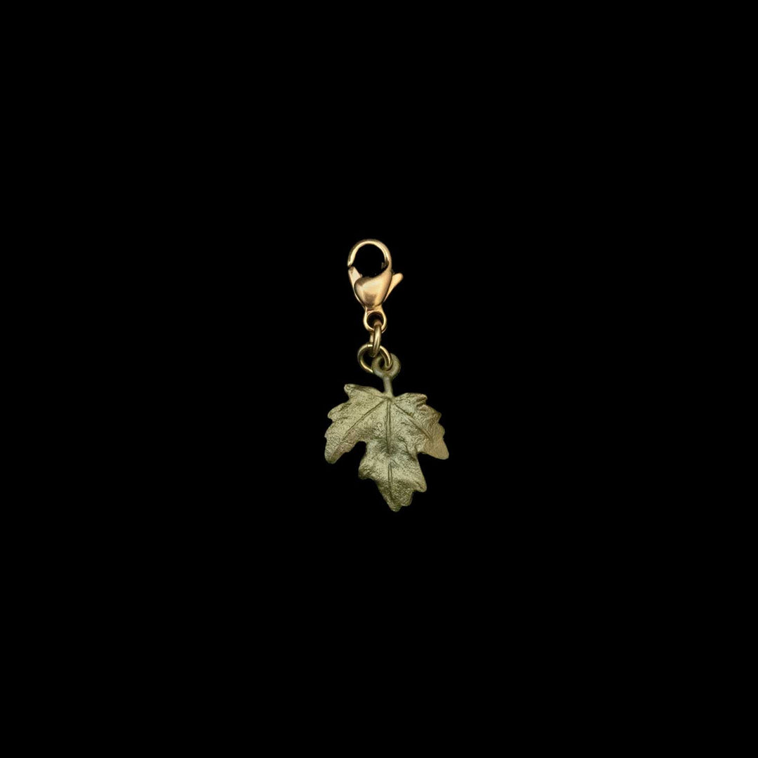 Zierliches Ahornblatt Charm