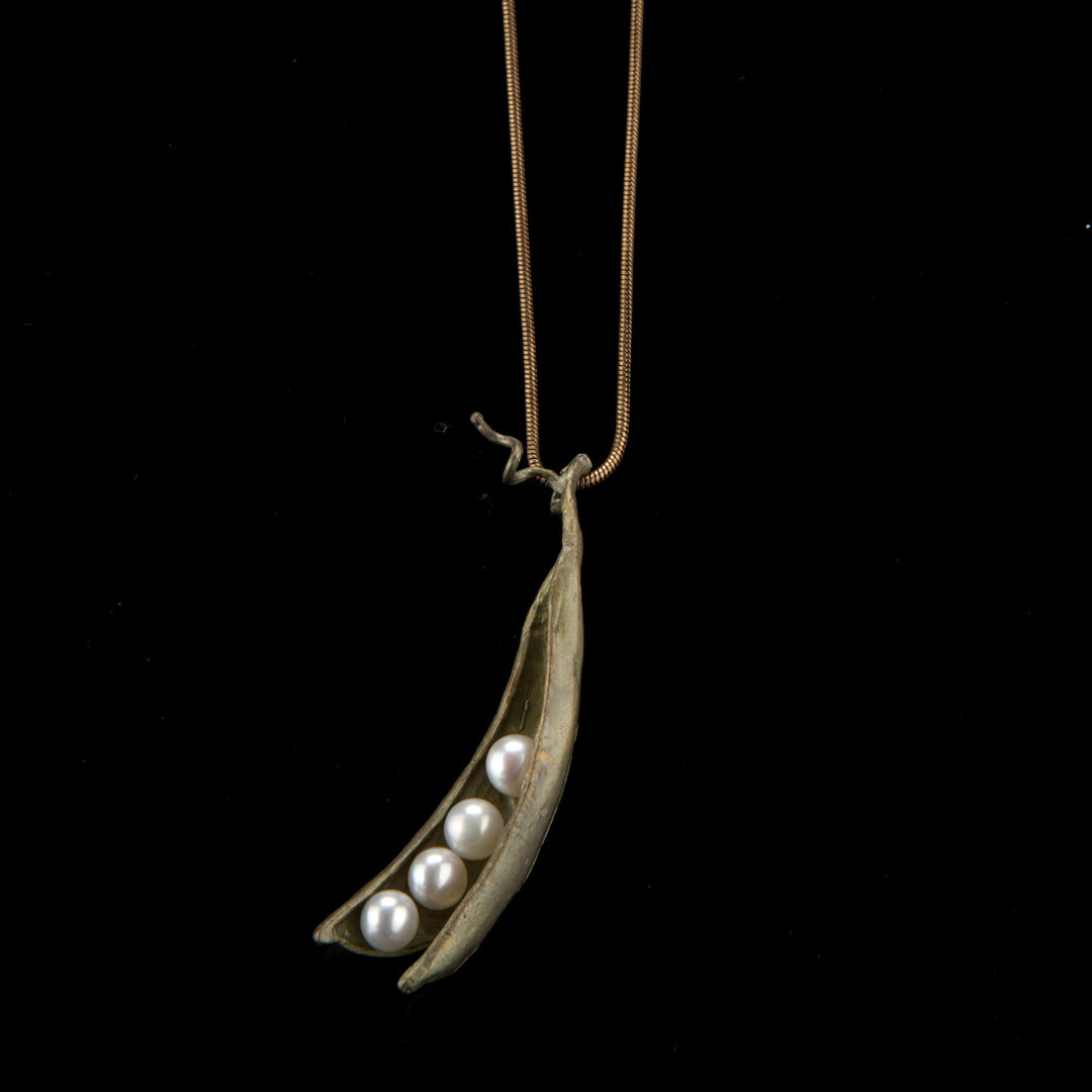 Erbsenschote - Kette mit Anhänger - 4 Perlen