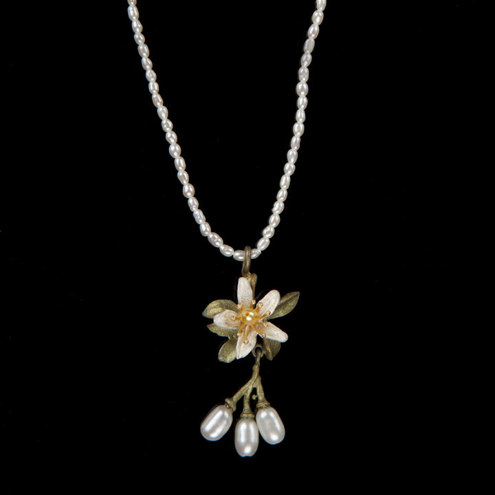 Orangenblüte - Perlenkette mit Anhänger