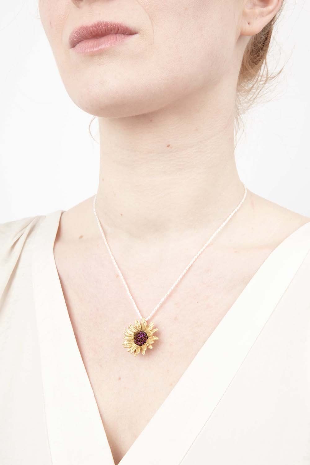 Sonnenblumen Kette mit Anhänger - Weiße Perlen