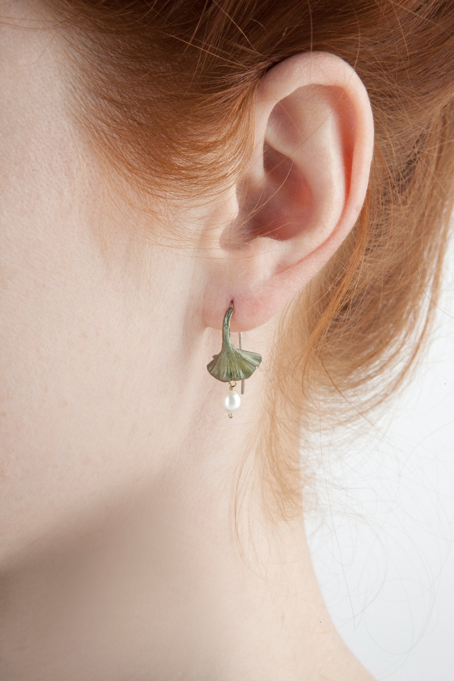 Ginkgo - Ohrhänger mit Perle